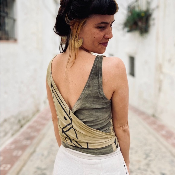 ✨SOLD✨Handmade, hand dyed, plant dyed wrap tank size small Etsy Kemi - Picture 2 of 12